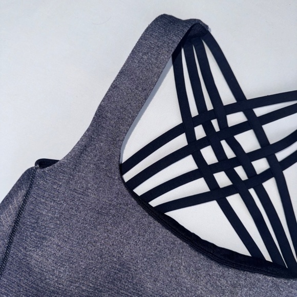 Lululemon  - Wild Tank - Picture 3 of 12